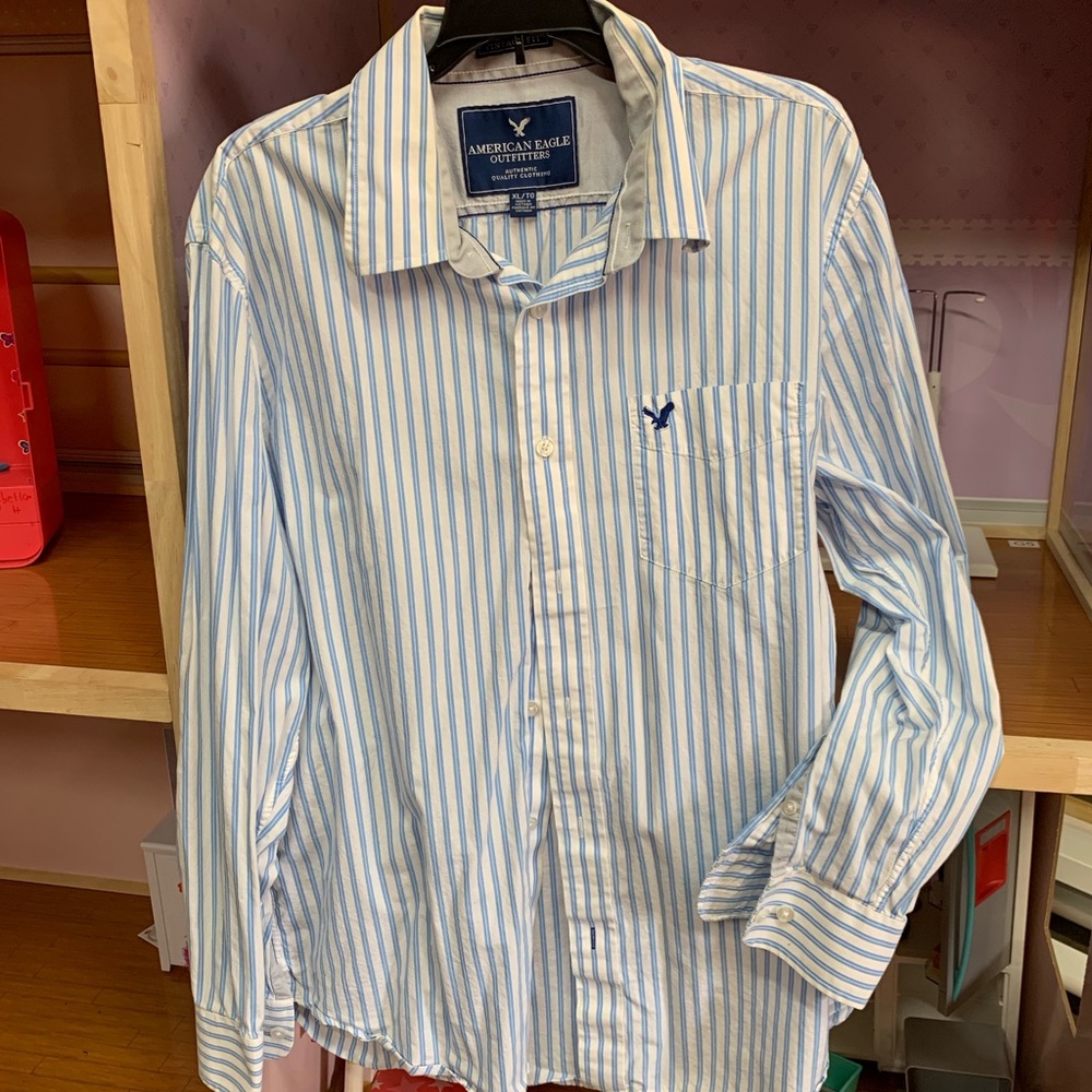 American Eagle long sleeve button down